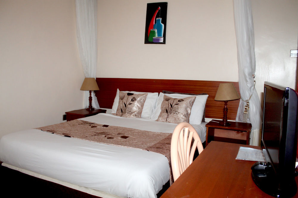 Victoria Comfort Inn Кісуму Екстер'єр фото