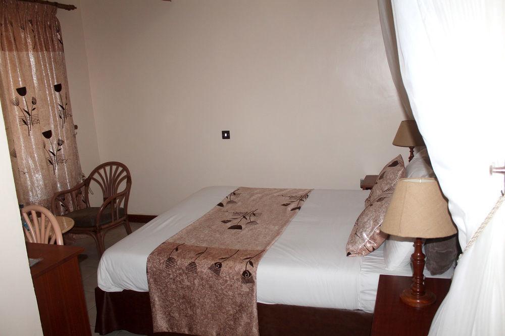 Victoria Comfort Inn Кісуму Екстер'єр фото