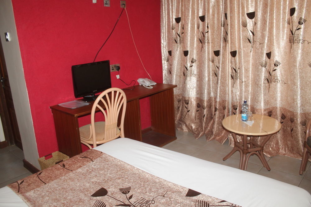 Victoria Comfort Inn Кісуму Екстер'єр фото