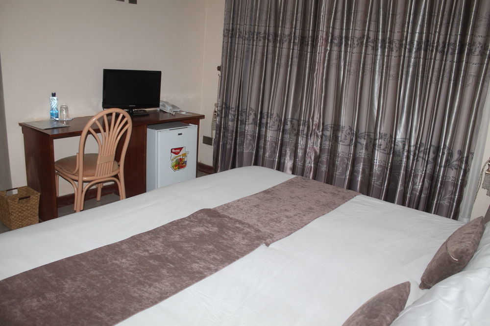 Victoria Comfort Inn Кісуму Екстер'єр фото
