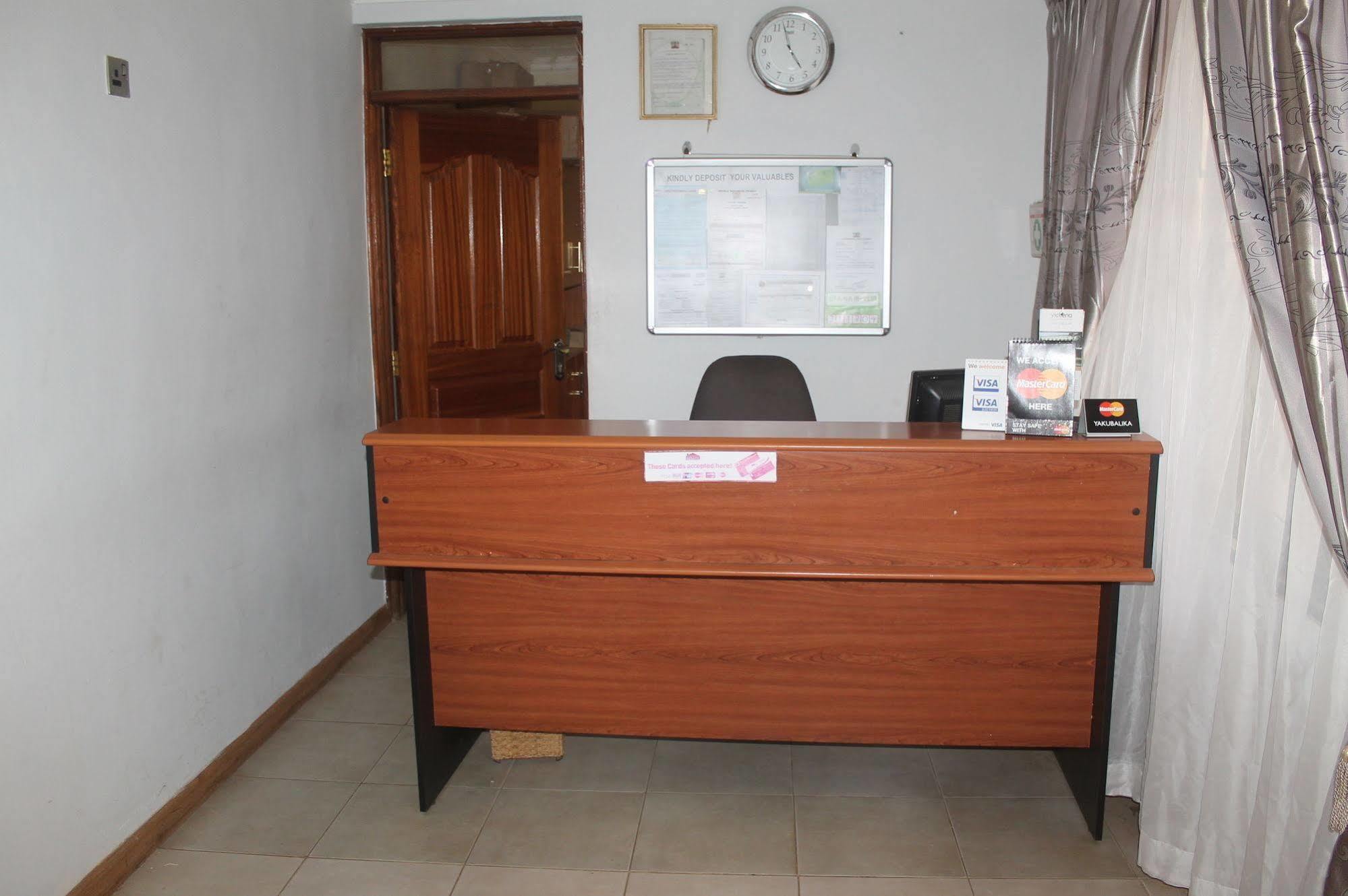 Victoria Comfort Inn Кісуму Екстер'єр фото
