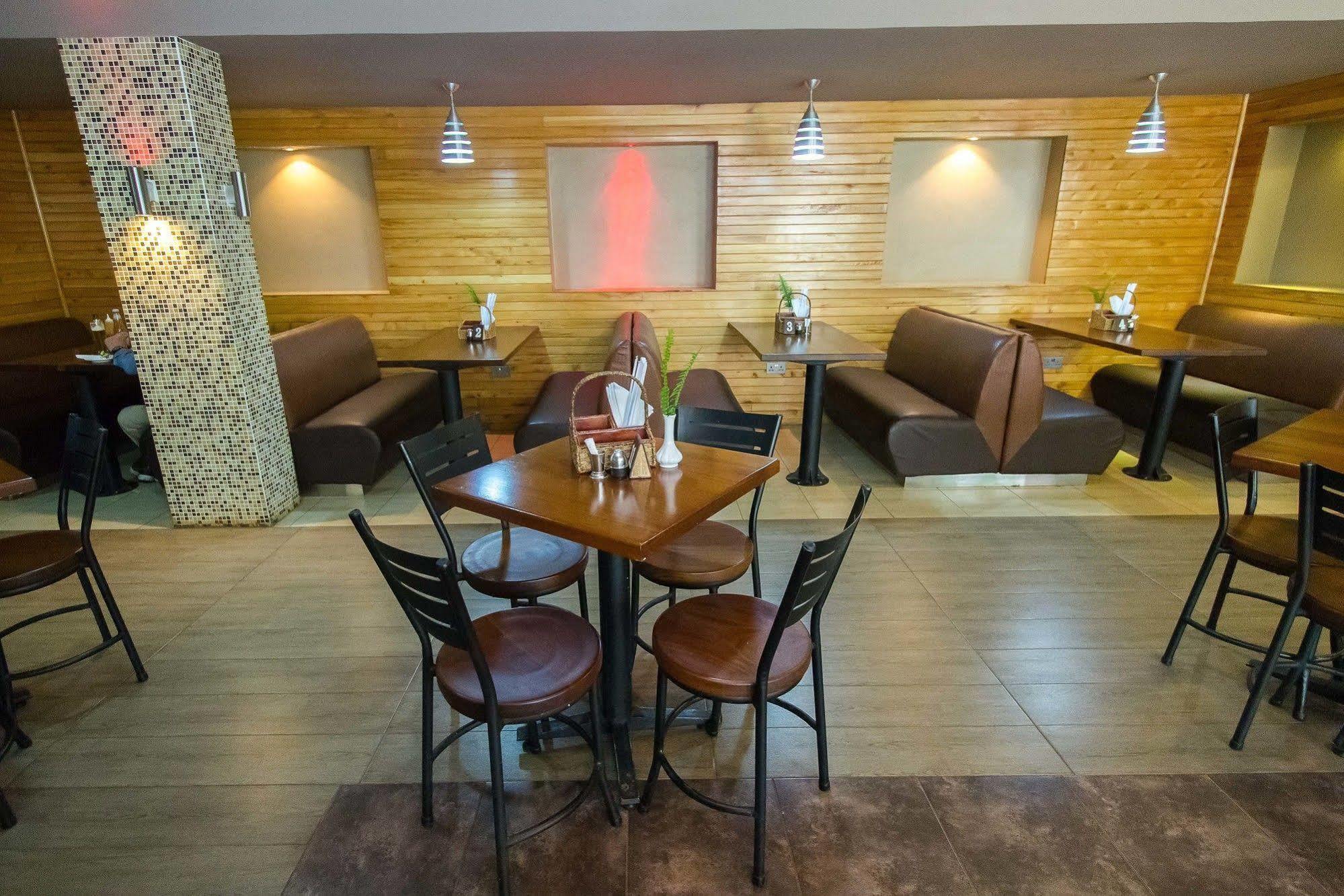 Victoria Comfort Inn Кісуму Екстер'єр фото