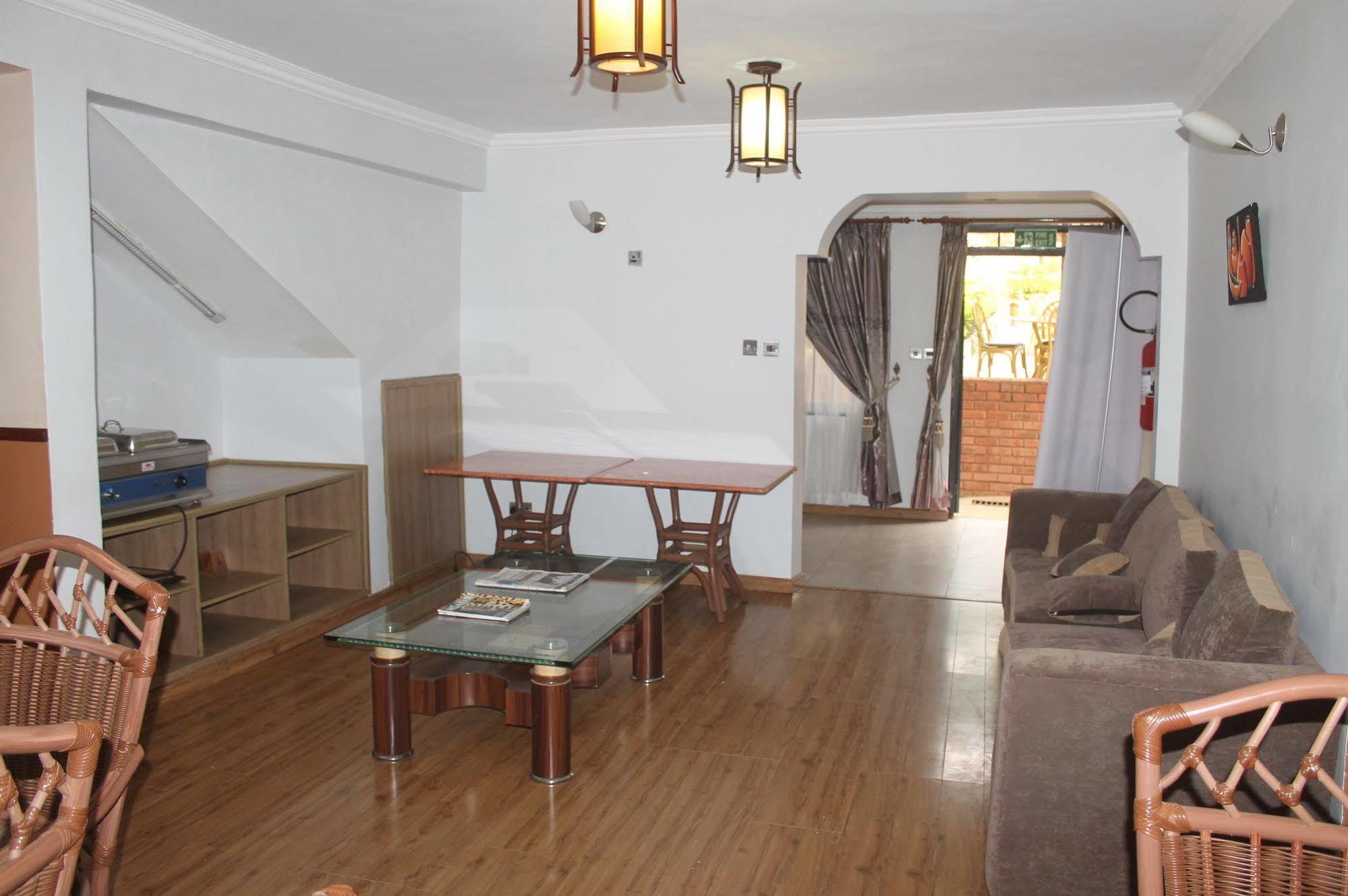 Victoria Comfort Inn Кісуму Екстер'єр фото