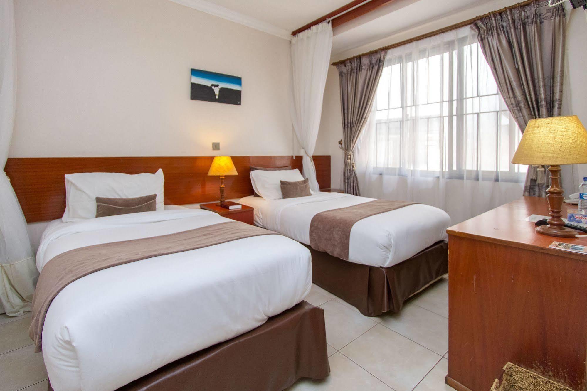 Victoria Comfort Inn Кісуму Екстер'єр фото