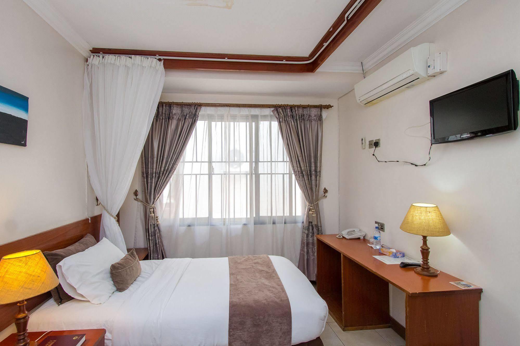 Victoria Comfort Inn Кісуму Екстер'єр фото