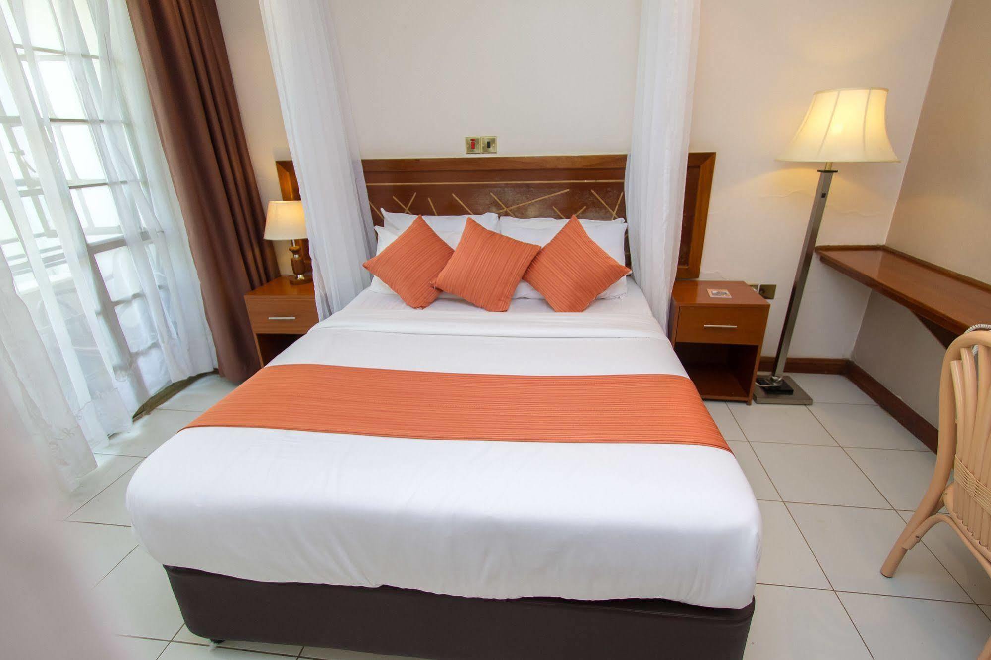 Victoria Comfort Inn Кісуму Екстер'єр фото